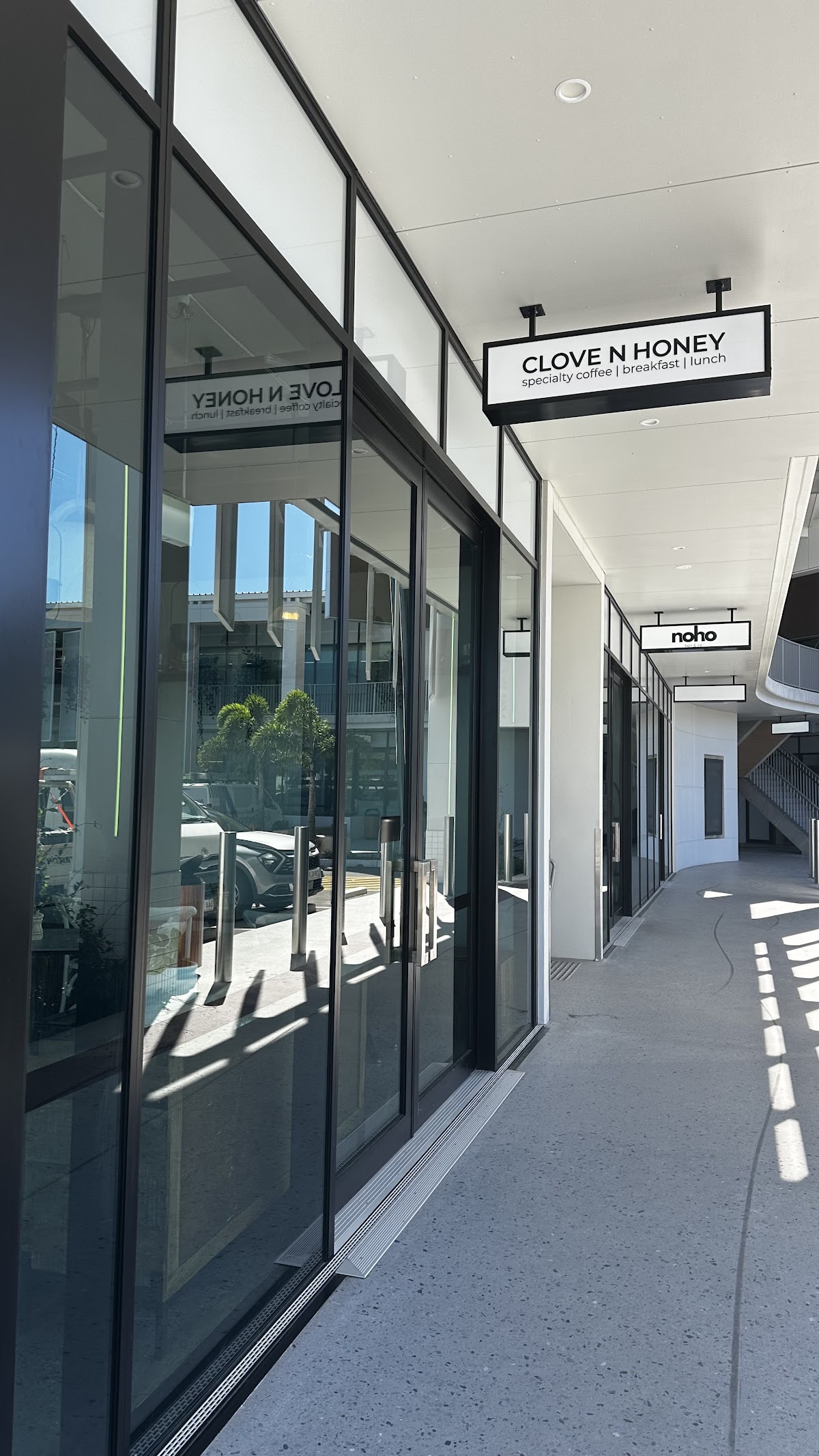 CLOVE N HONEY _ Ormeau